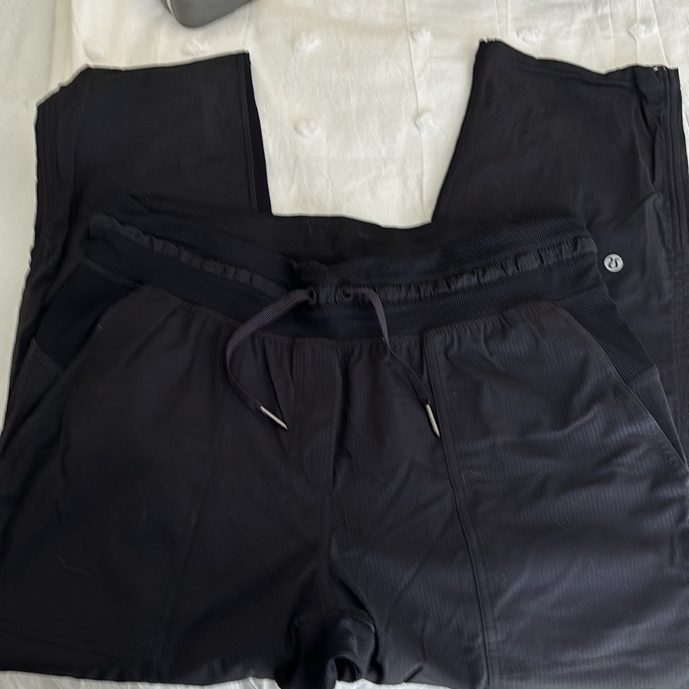 Lululemon Cropped Jogger Pants size 8